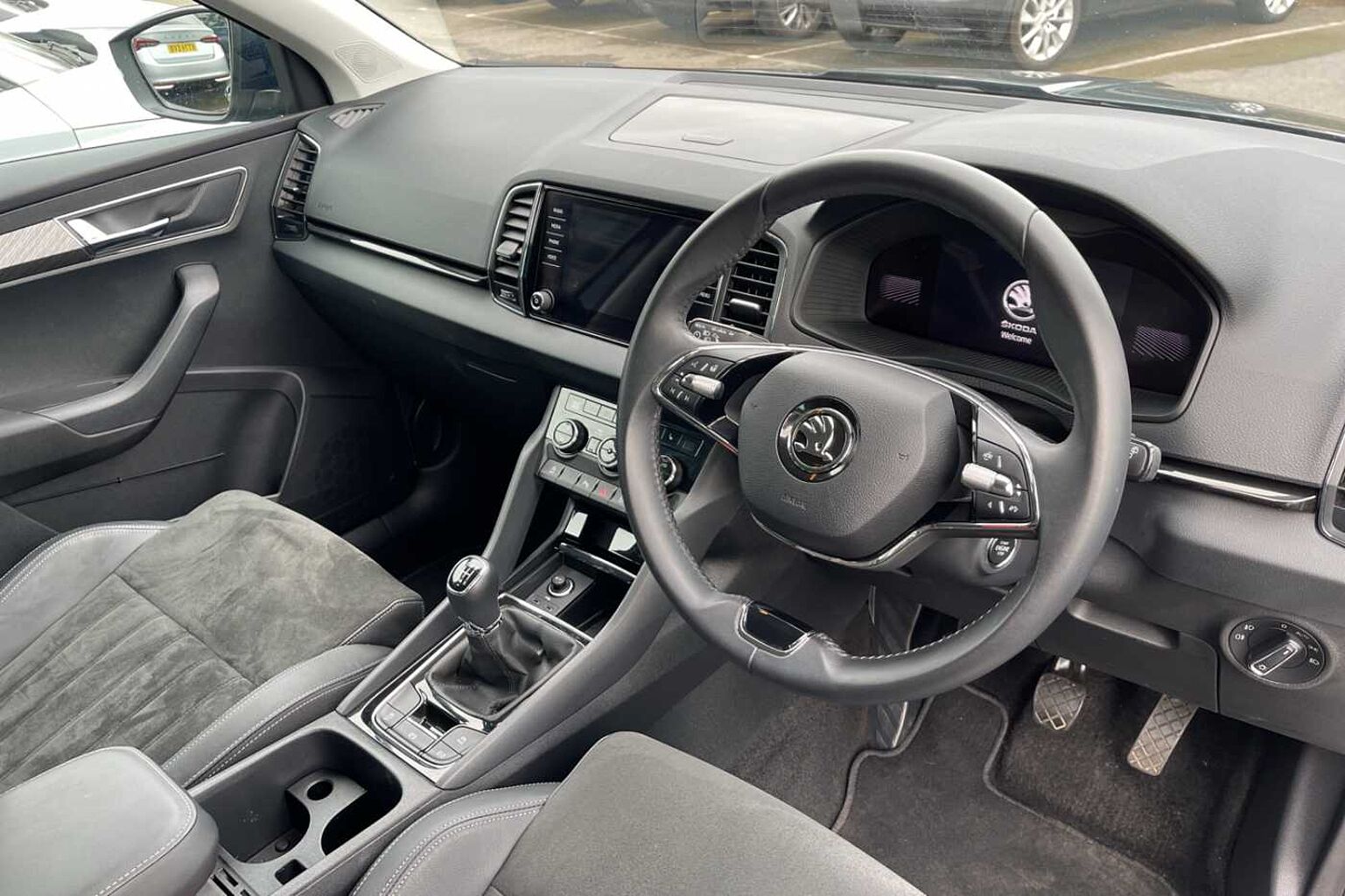 SKODA Karoq SUV 1.0 TSI (110ps) SE L