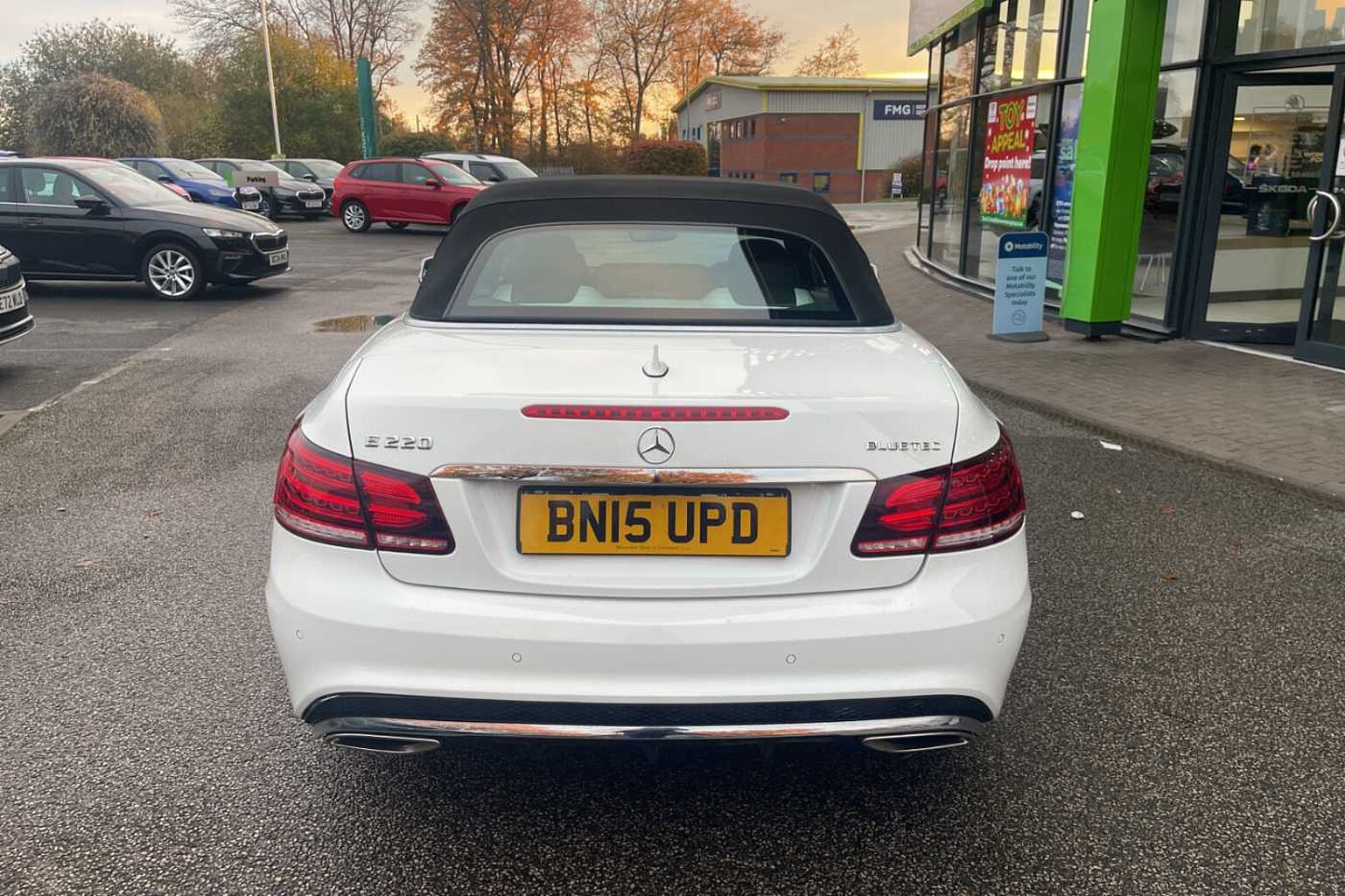 Mercedes-Benz E-Class 2.1TD E220 CDI AMG Line BlueTEC Cabriolet